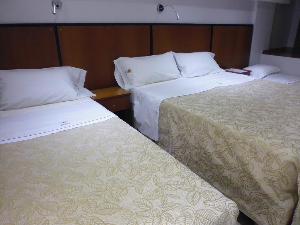 Hotel Athos Buenos Aires Exteriör bild