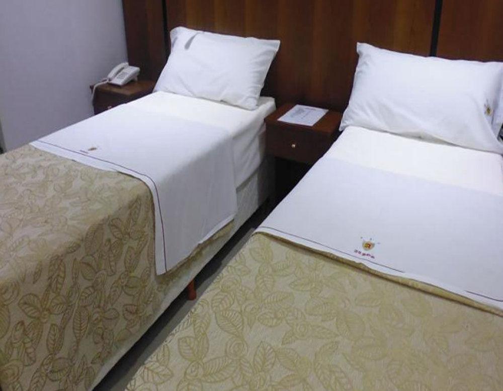Hotel Athos Buenos Aires Exteriör bild